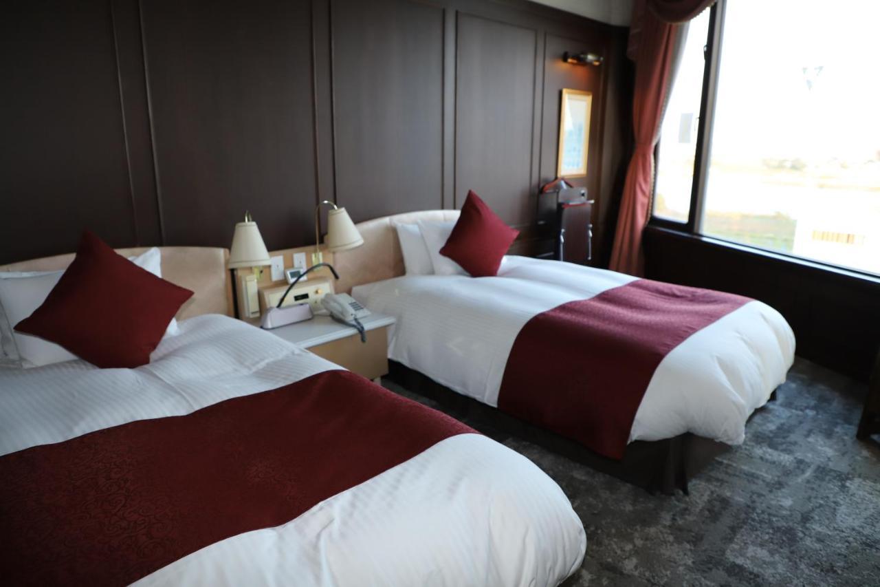 Hotel Sunlife Garden Hiratsuka Buitenkant foto