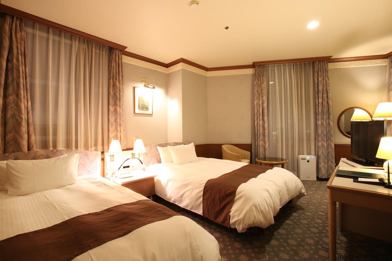 Hotel Sunlife Garden Hiratsuka Buitenkant foto