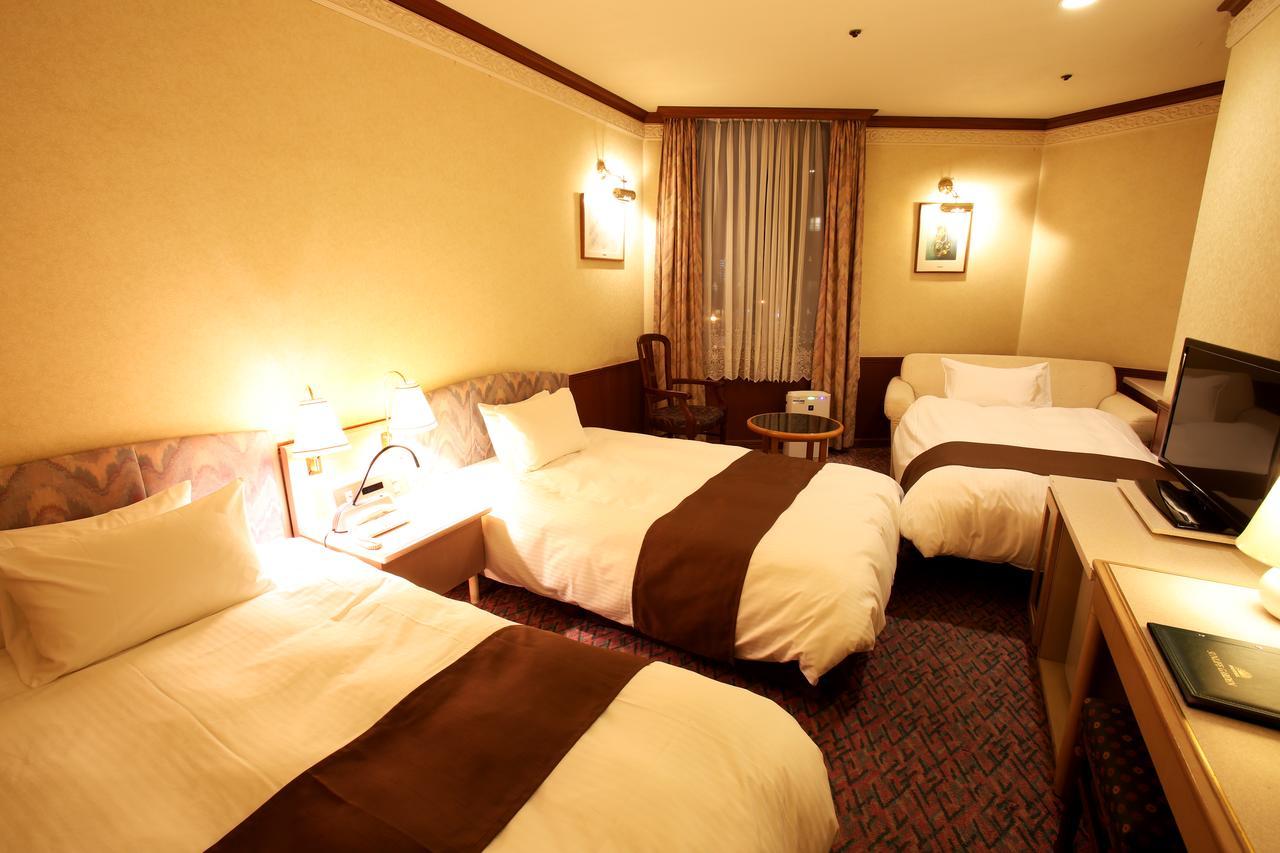 Hotel Sunlife Garden Hiratsuka Buitenkant foto